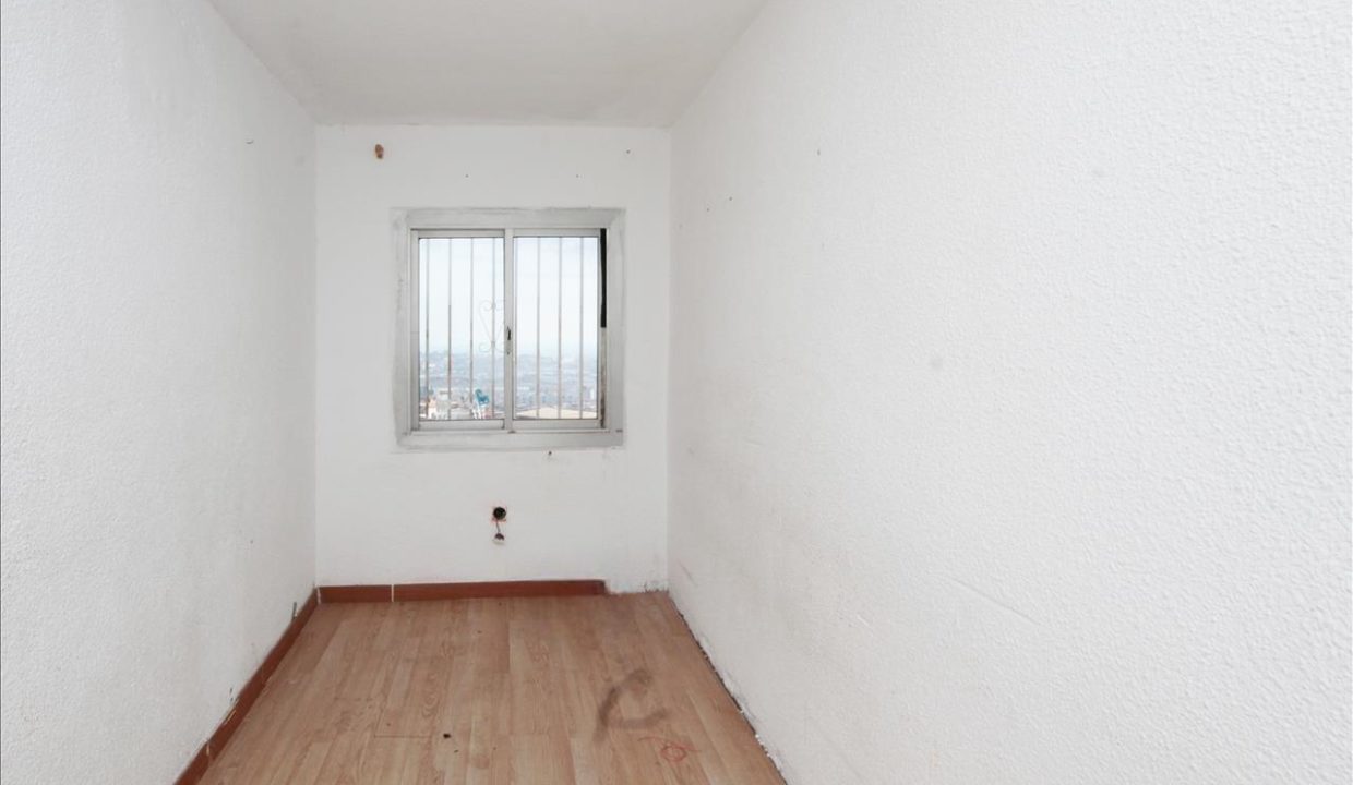 CASA DE 3 PLANTAS EN VENTA EN SANT ANDREU