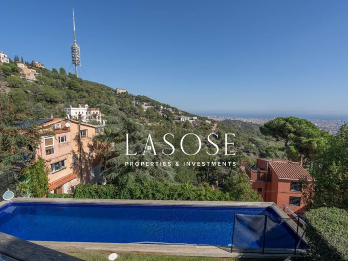 Espectacular casa unifamiliar de diseño con impresionantes vistas a Barcelona y una soleada terraza_1