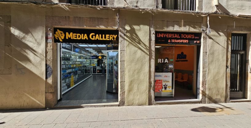 GRAN OPORTUNIDAD LOCAL COMERCIAL EN VENTA EN RENTABILIDAD DE 176m2 EN EL RAVAL