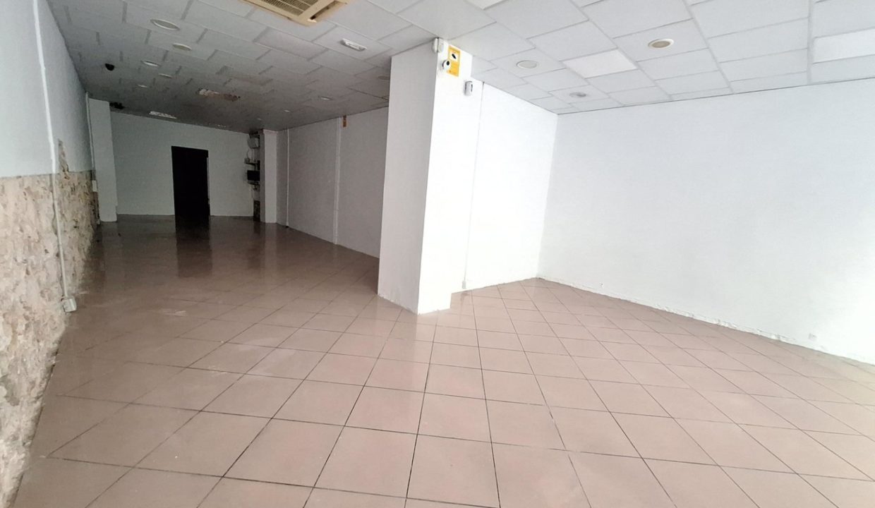 Local comercial de 140 m2 en calle Roger de Flor