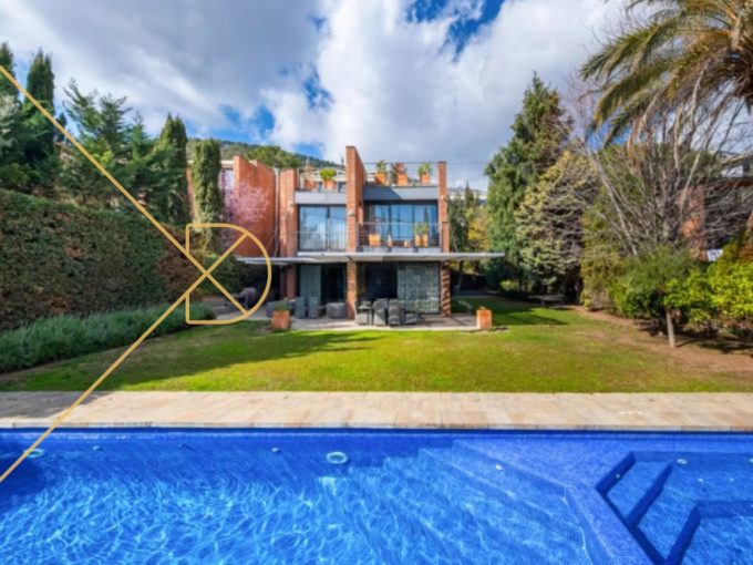 Magnífica casa en Pedralbes de 800m2 con dos piscinas y jardín_1