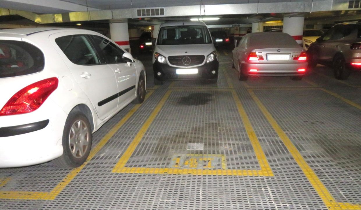 PLAZA DE PARKING PARA COCHE PEQUEÑO EN LA CALLE ROCAFORT_2