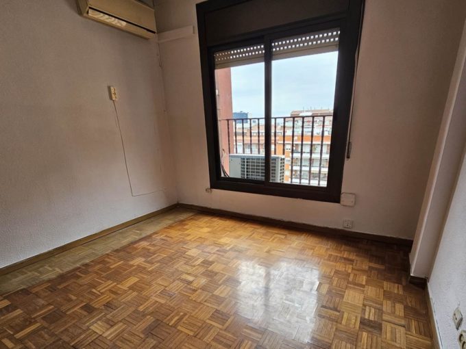 Piso a la venta en la zona de Sants Montjuïc de Barcelona. POSIBILIDAD DE FINANCIAR LA COMPRA 100%_1