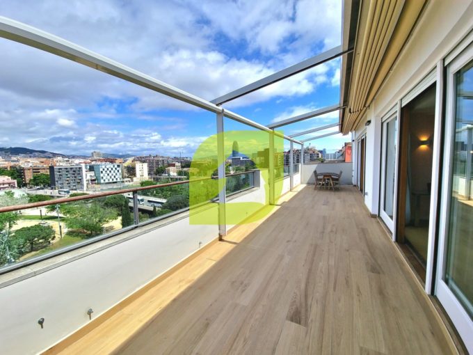 ¡Exclusivo Ático Dúplex en Venta con Vistas Espectaculares en Barcelona!_1