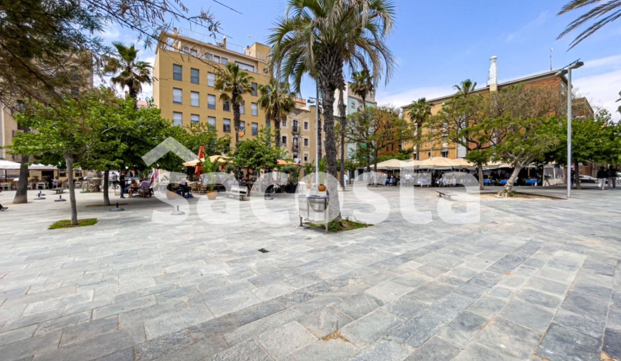 ¡Oportunidad en La Barceloneta! Luminoso Piso a 150m de la Playa_2