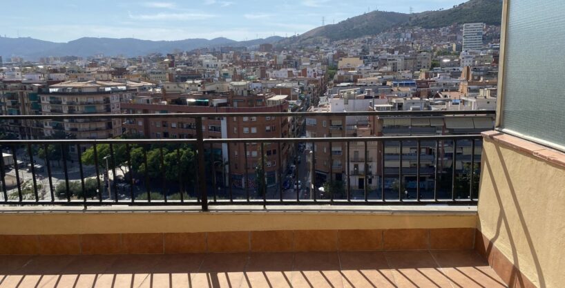 ÁTICO CON TERRAZA EN AVENIDA MERIDIANA_1