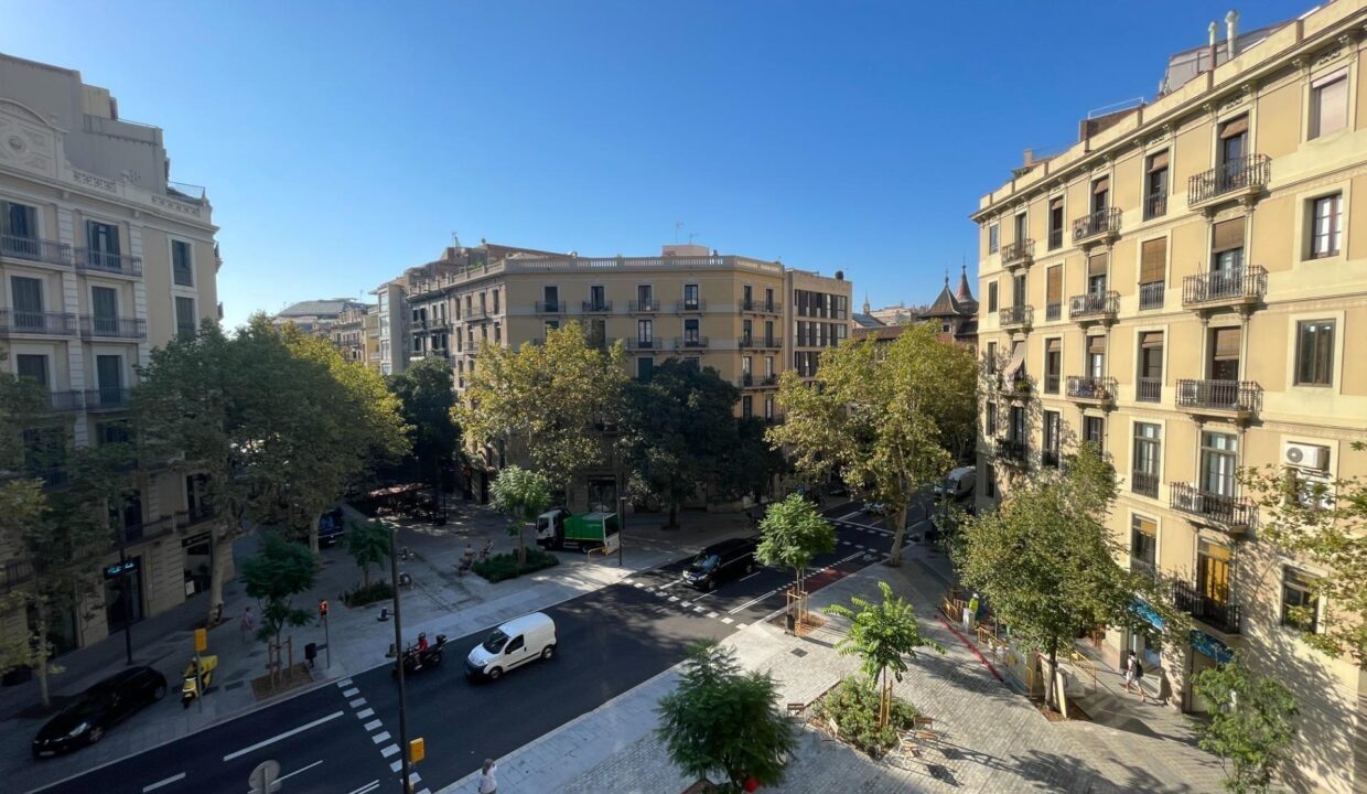 Calle de Girona ¡Descubre tu nuevo hogar en el corazón de Barcelona!_2