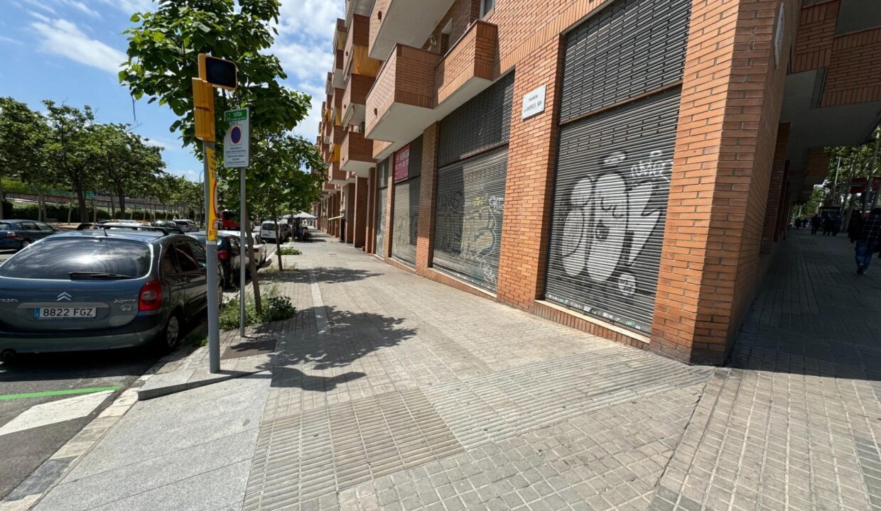 Local Comercial de más de 800 m² en Nou Barris