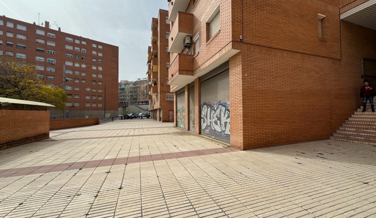 Local Comercial de más de 800 m² en Nou Barris