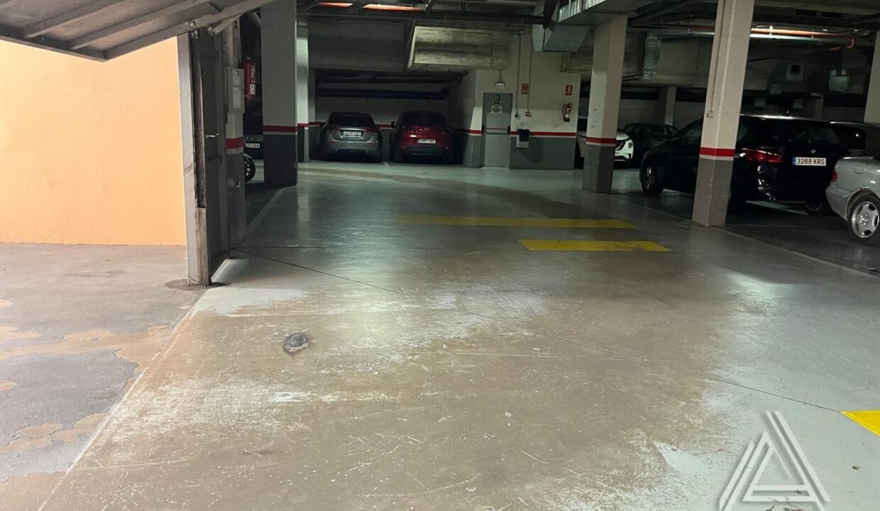 Magnífica plaza de parking en c/Osí (Sarriá) junto a Vives i Tutó_3