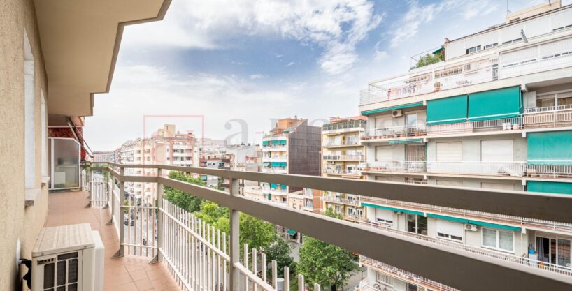 PISO ALTO CON TERRAZA EN PLAÇA DEL CENTRE_1