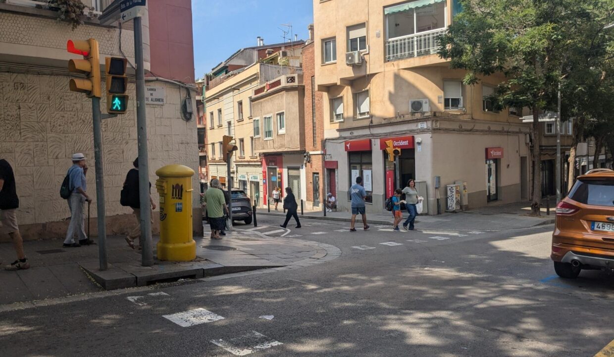 PLAZA DE GARAJE EN EL CENTRO DE BARCELONA. OPORTUNIDAD EN DANTE ALIGHIERI_4