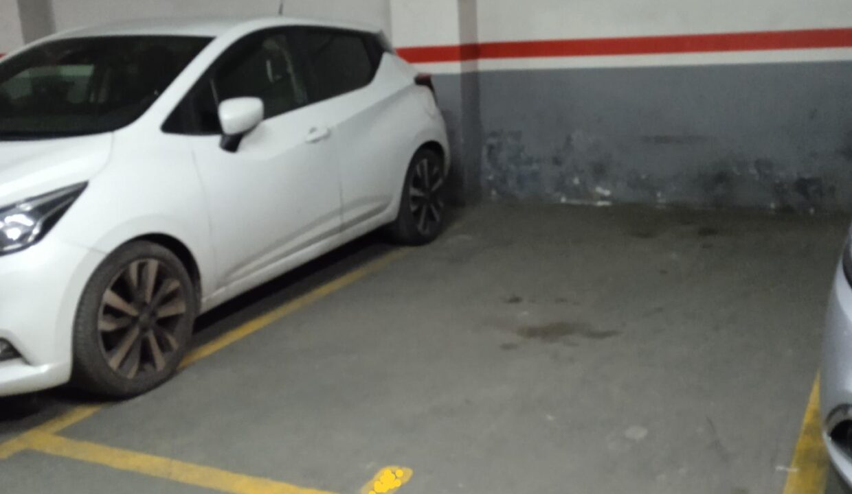 PLAZA DE PARKING PAR COCHE MEDIANO_1