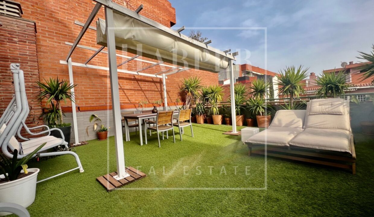 Piso de alto standing de alquiler con terraza privada y amueblado._2