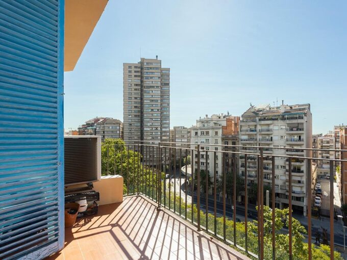 Piso en una 6º planta real en pleno Eixample Esquerra. Muy cerca del Hospital Clínic_1