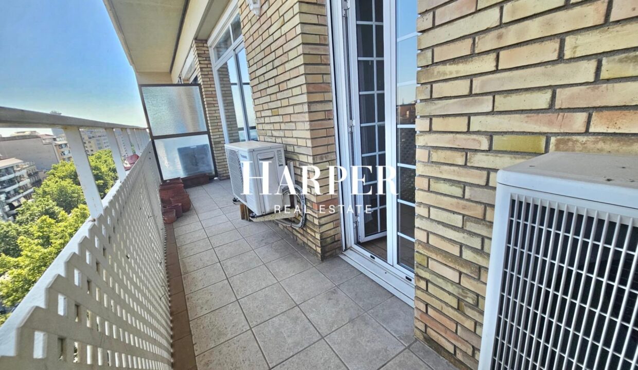 Piso en venta en Av. Parar-lel con 4hab_5