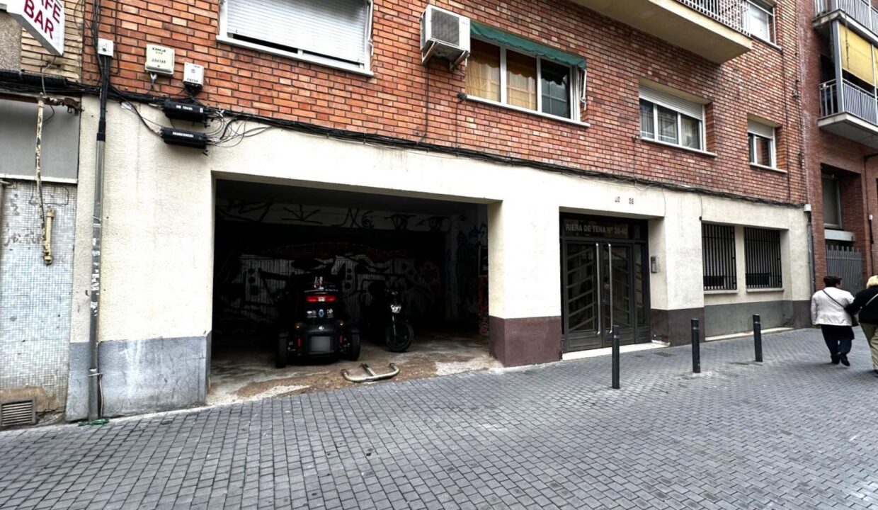 RIERA DE TENA Se vende espacioso local diáfano de 232 metros cuadrados útiles._1