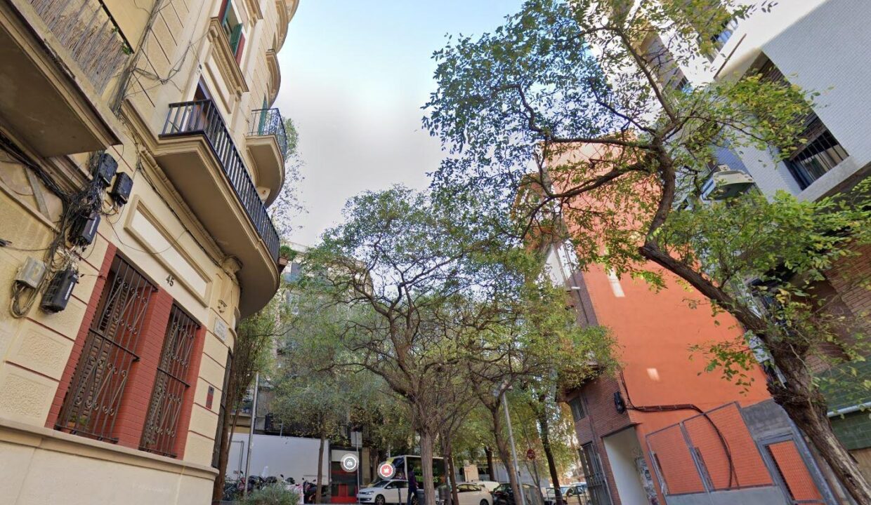 SE VENDE PISO EN BARCELONA