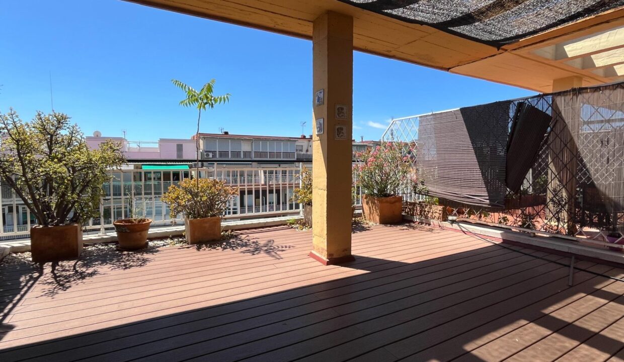 Sensacional ático muy luminoso y soleado con terraza 23 m2_2