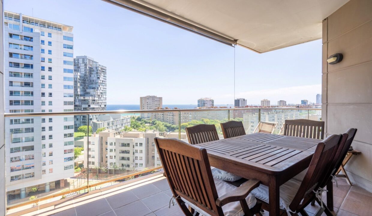 ¡OPORTUNIDAD! ¡PRECIOSO PISO CON VISTAS DESLUMBRANTES DEL MAR Y CIUDAD!_1