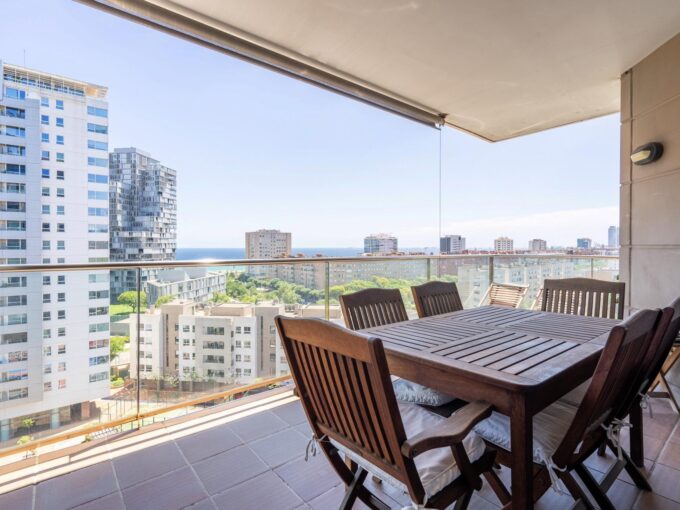 ¡OPORTUNIDAD! ¡PRECIOSO PISO CON VISTAS DESLUMBRANTES DEL MAR Y CIUDAD!_1