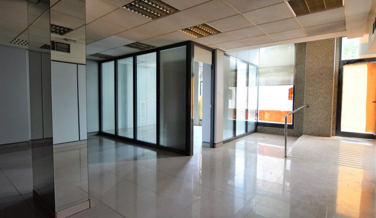 Alquiler local comercial en calle Felipe II