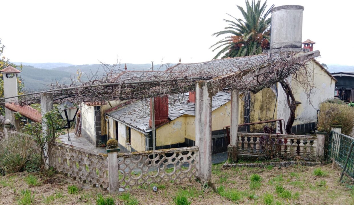 CASA CON FINCA Y GARAJE EN MOECHE_1