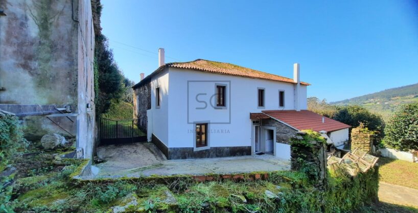 CASA DE PIEDRA CON EDIFICACIÓN AUXILIAR EN CEDEIRA_1