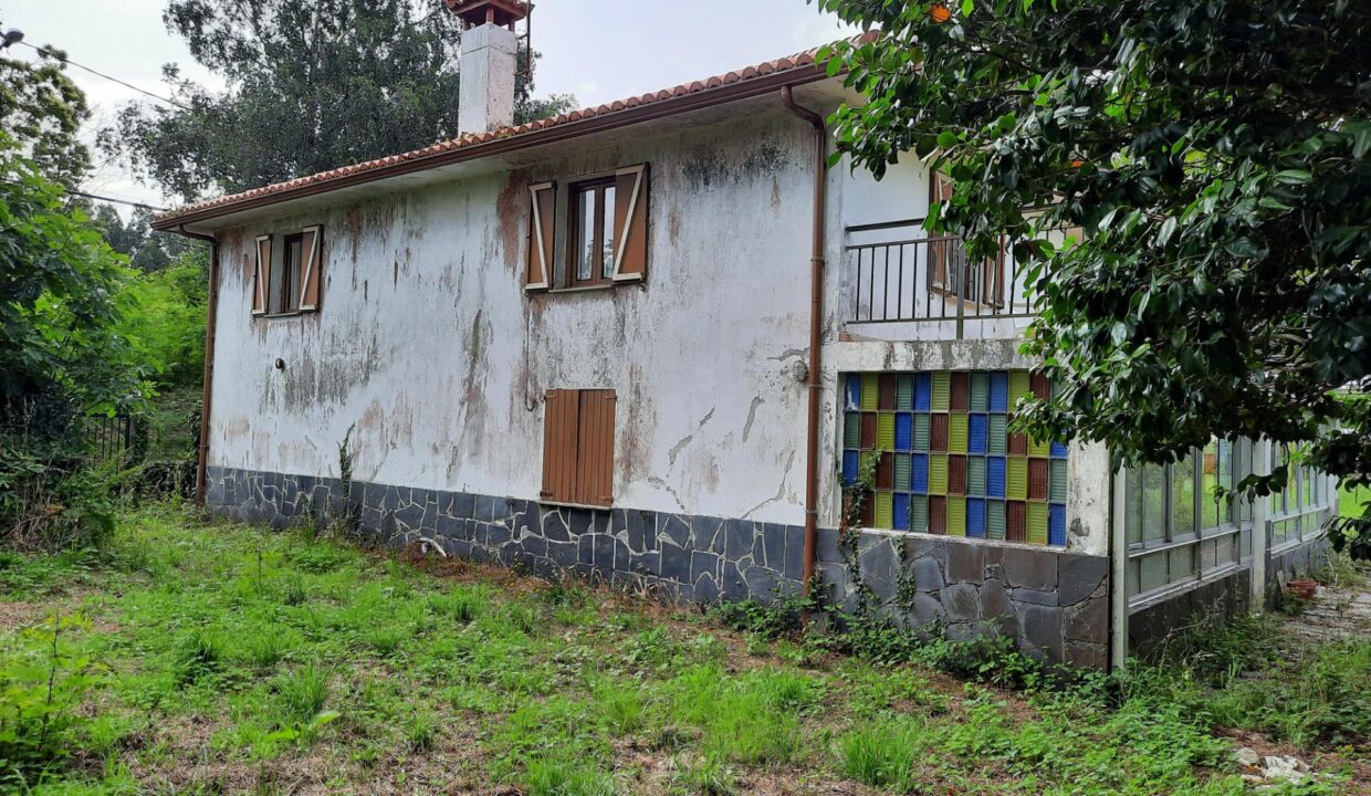 CASA DE PIEDRA ENFOSCADA CON FINCA EN BARTOLO