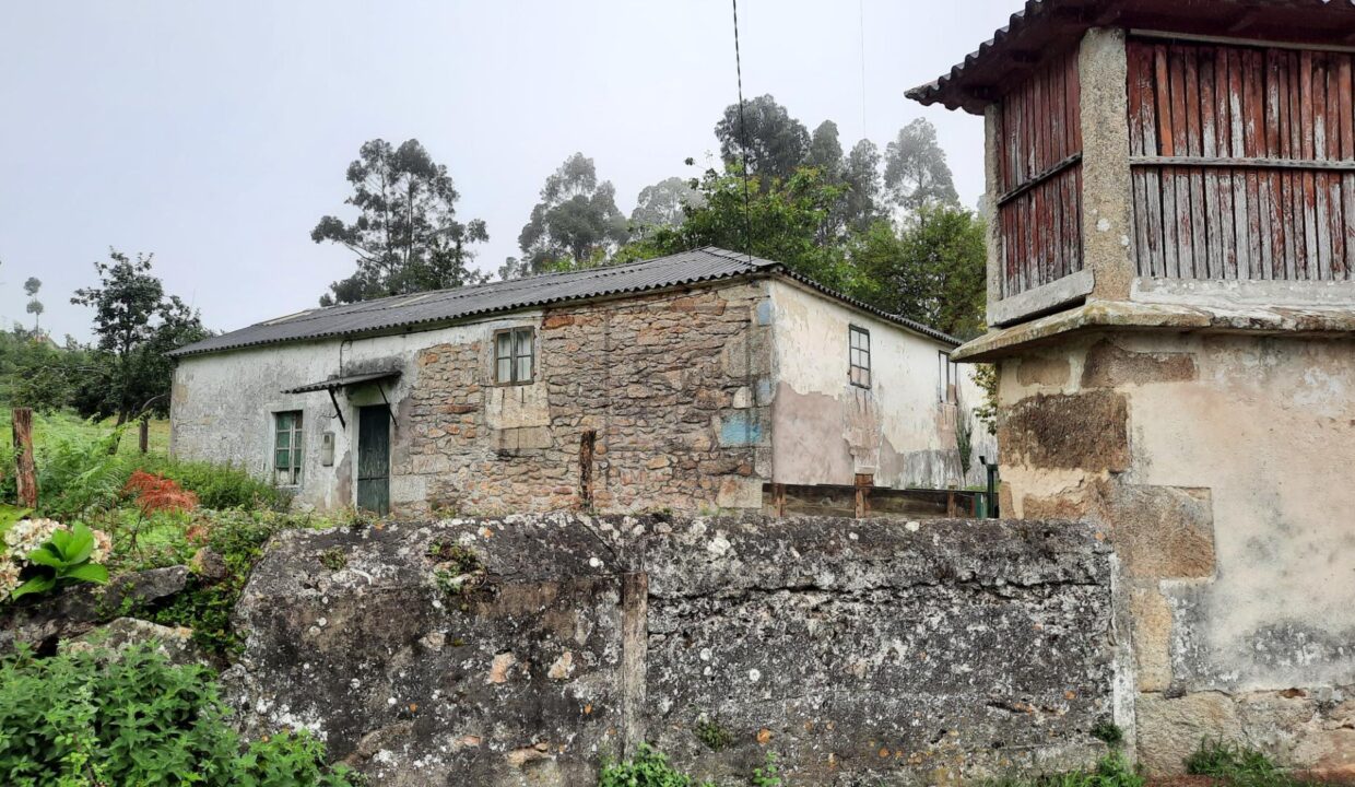 CASA DE PIEDRA PARA REFORMA INTEGRAL CON GRAN FINCA_1