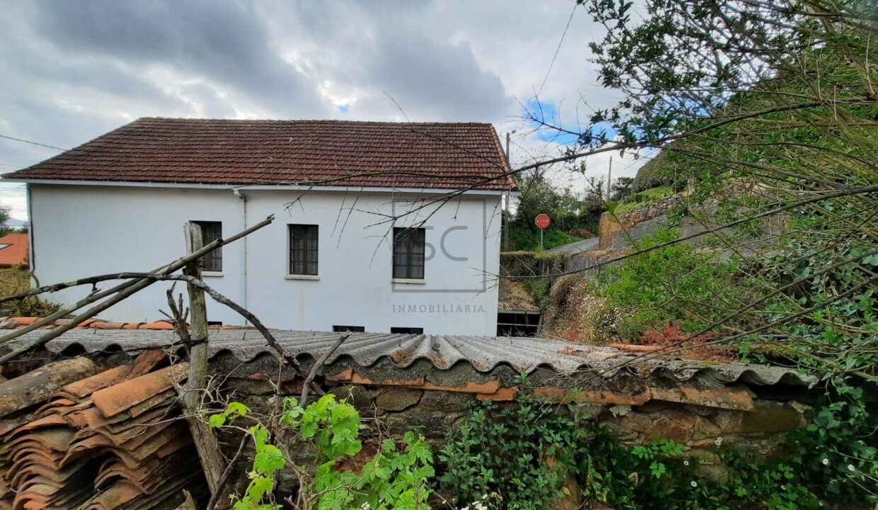 CASA UNIFAMILIAR PARA REFORMA CON PEQUEÑA FINCA_2