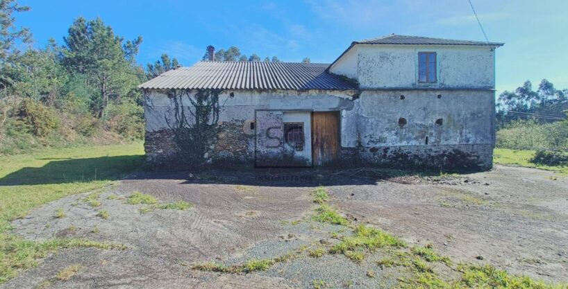 Casa de piedra para restaurar en Albeiro