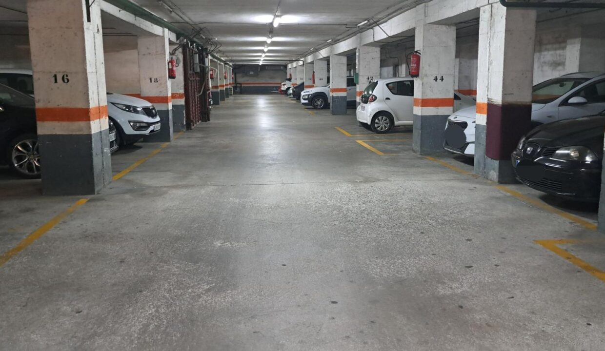 EN VENTA PLAZA DE PARKING LA MARINA DE PORT_5