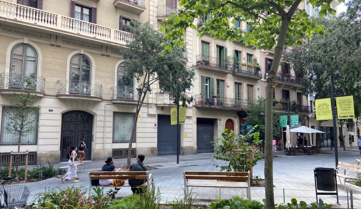 Estudio despacho profesionales reformado en el Eixample derecho_4