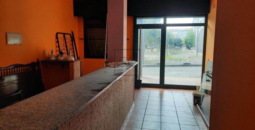 LOCAL COMERCIAL ACONDICIONADO PARA BAR EN CARANZA_1