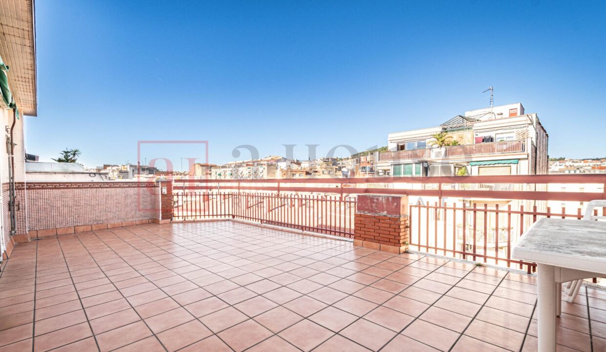 LUMINOSO ATICO CON DOBLE TERRAZA EN VENTA_2