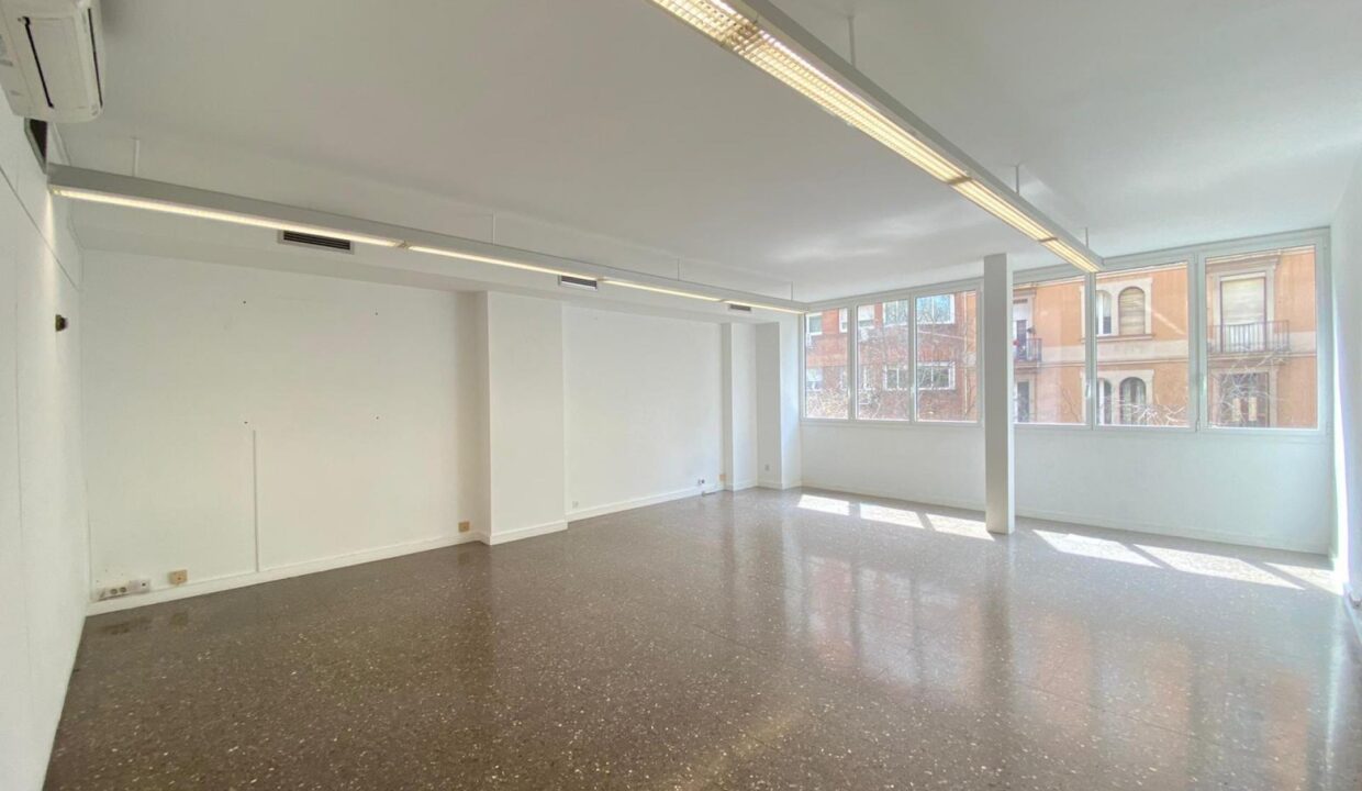 Oficina en venta de 87 m2 en alquiler en calle Muntaner con Consejo de Ciento._2