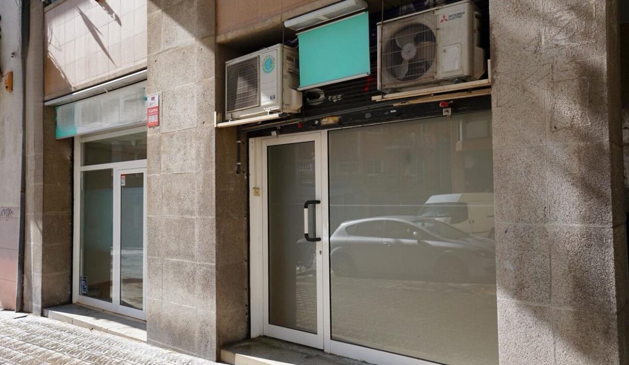 Oportunidad Única en Barcelona: Dos Locales Comerciales Unidos en Calle Trinxant_1