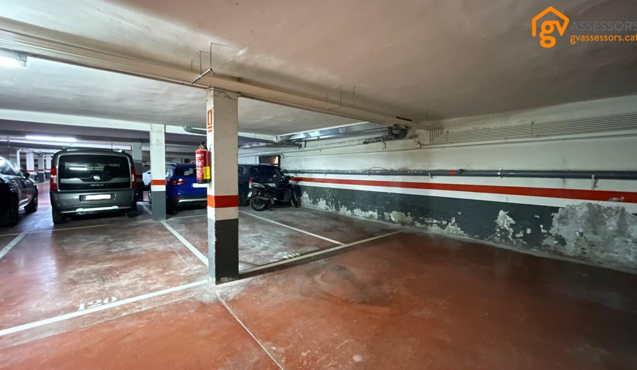 PLAZA DE PARKING PARA COCHE MEDIANO-GRANDE_2