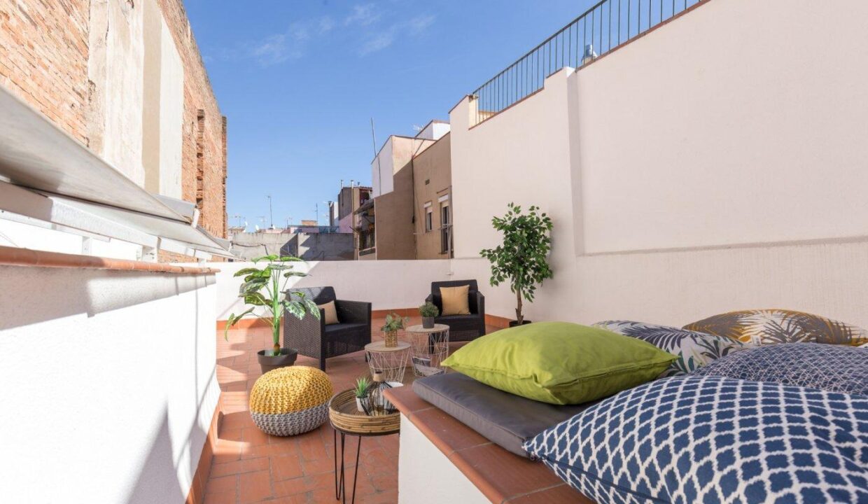 Reformada vivienda con gran terraza en el centro de Barcelona_1