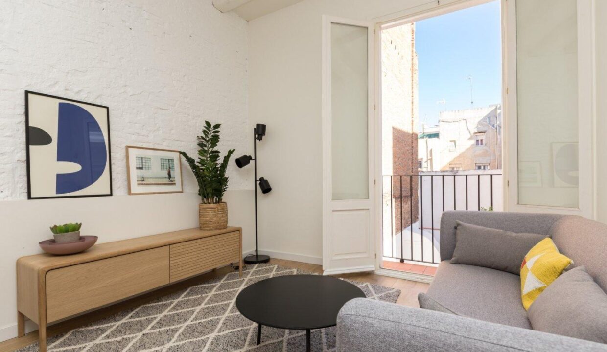 Reformada vivienda con gran terraza en el centro de Barcelona_5