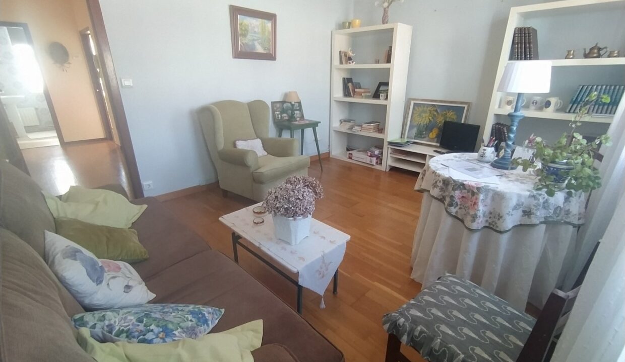 SE VENDE PISO CON JARDÍN EN MUGARDOS_4