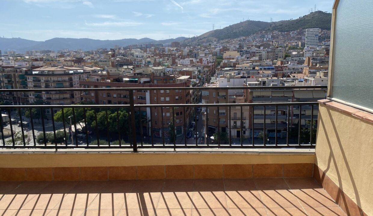 ÁTICO CON TERRAZA EN AVENIDA MERIDIANA_1