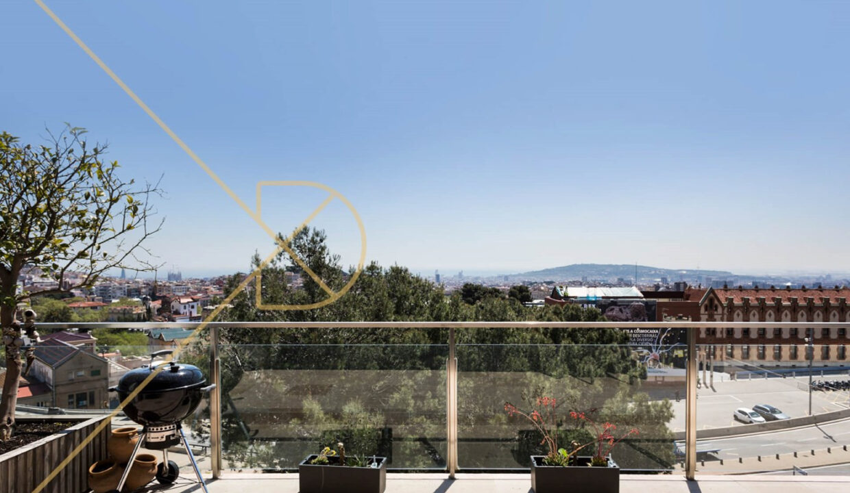 Ático dúplex esquinero de diseño de 181 m2 más una terraza de 71 m2 con vistas a Barcelona_2