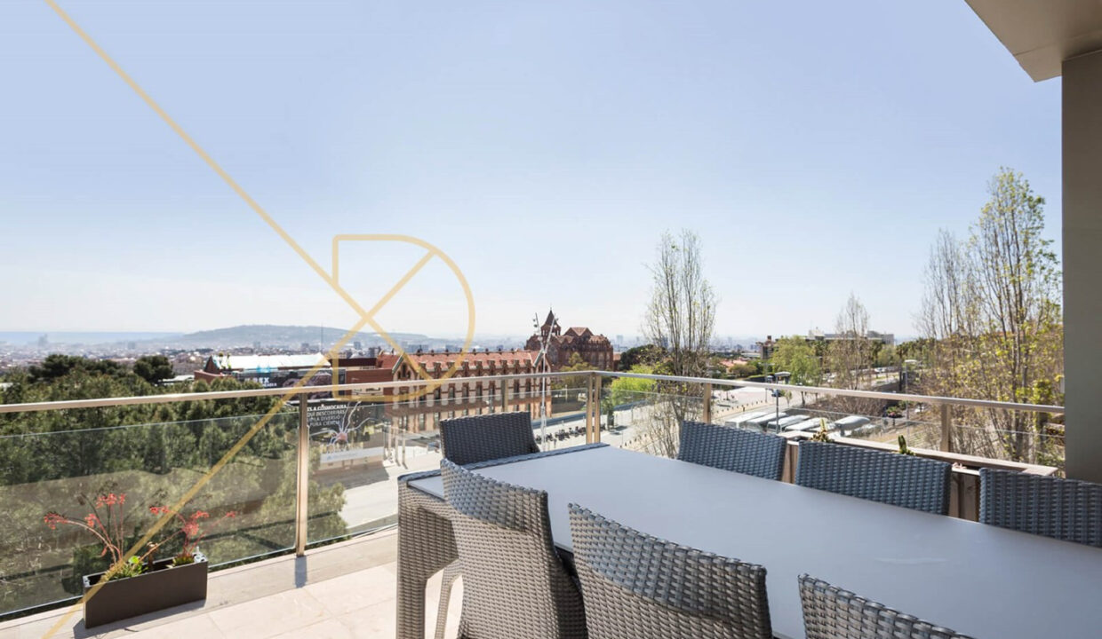 Ático dúplex esquinero de diseño de 181 m2 más una terraza de 71 m2 con vistas a Barcelona_5