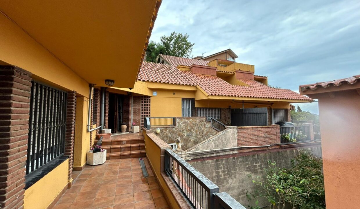 CASA ENCANTADORA CON PISCINA Y VISTAS DESPEJADAS EN SANT GENIS DELS AGUDELLS-BARCELONA_2