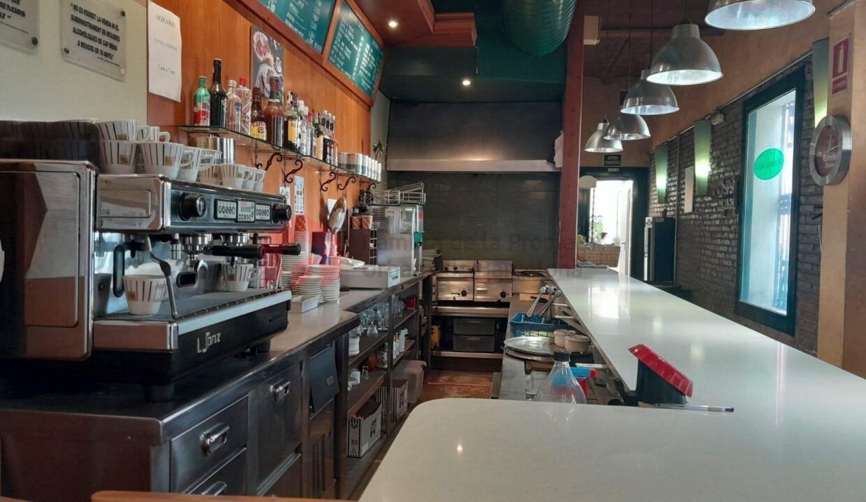 Cafetería en venta junto Plaça Molina_1