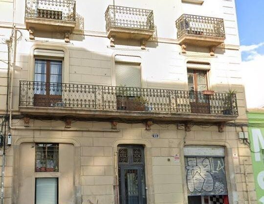 DESCUBRE EL ENCANTO DEL POBLENOU