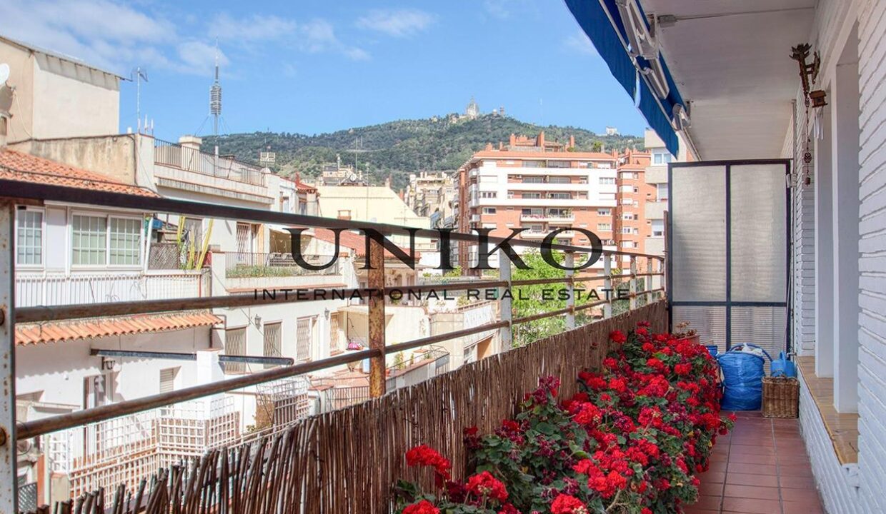 Elegante piso con terraza y vistas al Tibidabo en alquiler_2