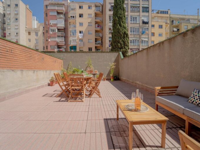 Encantador Piso de 5 Habitaciones en Paseo de Sant Gervasí